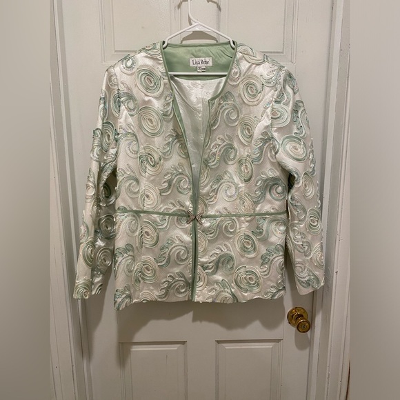 Elegant Women's Jacket with Swirl Design - Picture 1 of 6
